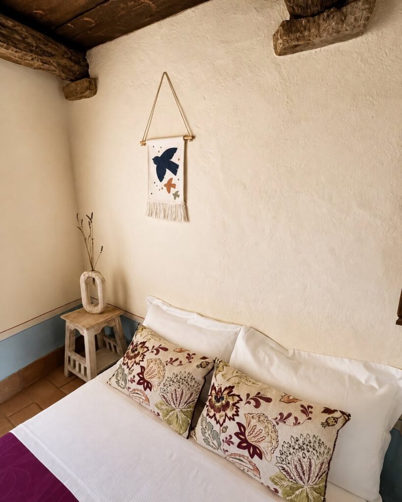 Divano letto con cuscini nel soppalco nell'appartamento Il belvedere, Borgo Braila, Umbria