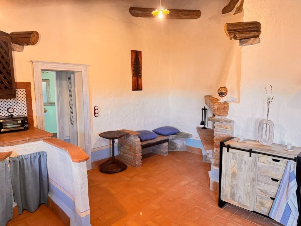Zona giorno e pranzo nell'appartamento La carta, Borgo Braila, Umbria