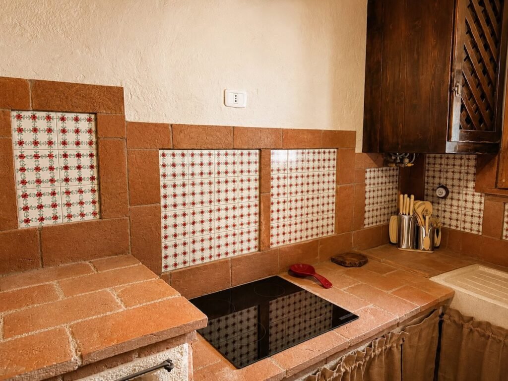 Bagno con zona doccia piastrellata nell'appartamento Il ponente, Borgo Braila, Umbria