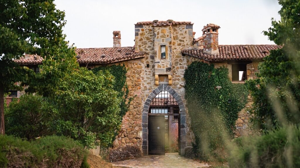 Ingresso del castello e torre nell'appartamento Il ponente, Borgo Braila, Umbria