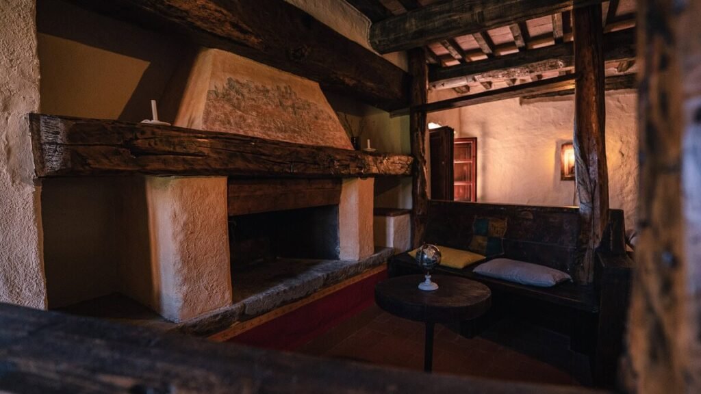 Zona salotto del soggiorno nell'appartamento Il cardinale, Borgo Braila, Umbria